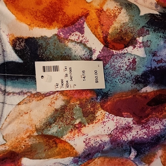 NWT Avenue Multicolor Top. Size 14/16 - Picture 3 of 7